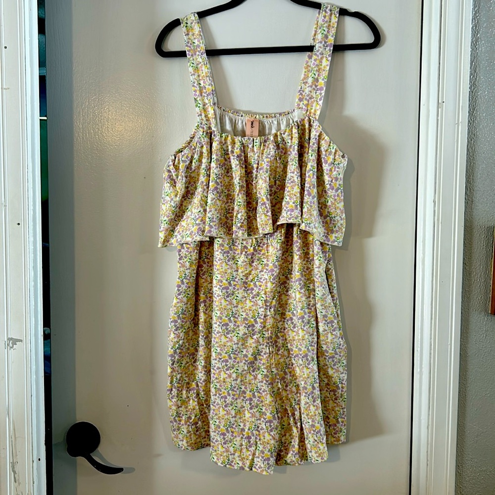 Smash & Tess shorty romper. Size 3xl